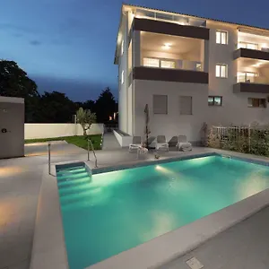 Apartment Viras Luxury, Pula