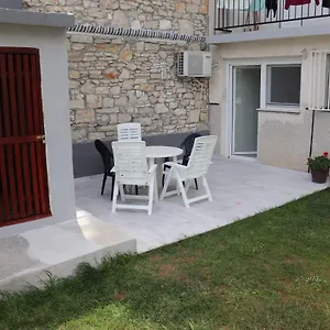 Apartment Nika, Pula